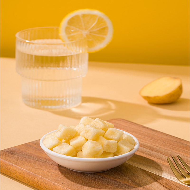 Dés de pommes de terre croustillants, croquants et délicieux